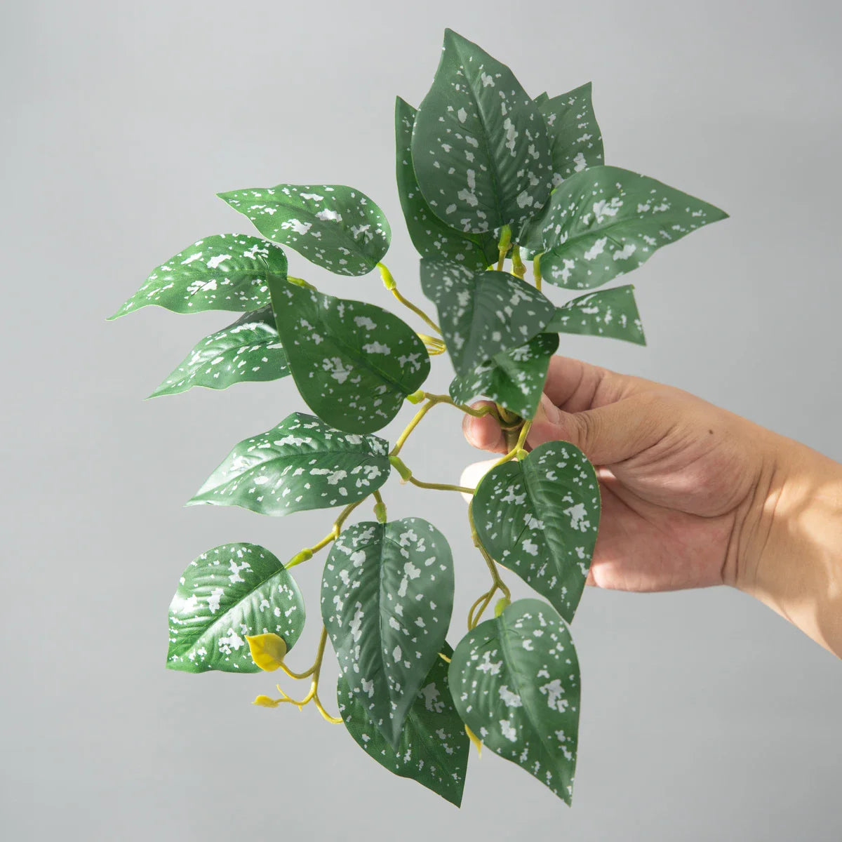 Dlight Decor 25cm Monstera Leaf Vine for Desktop and Holiday Decor I