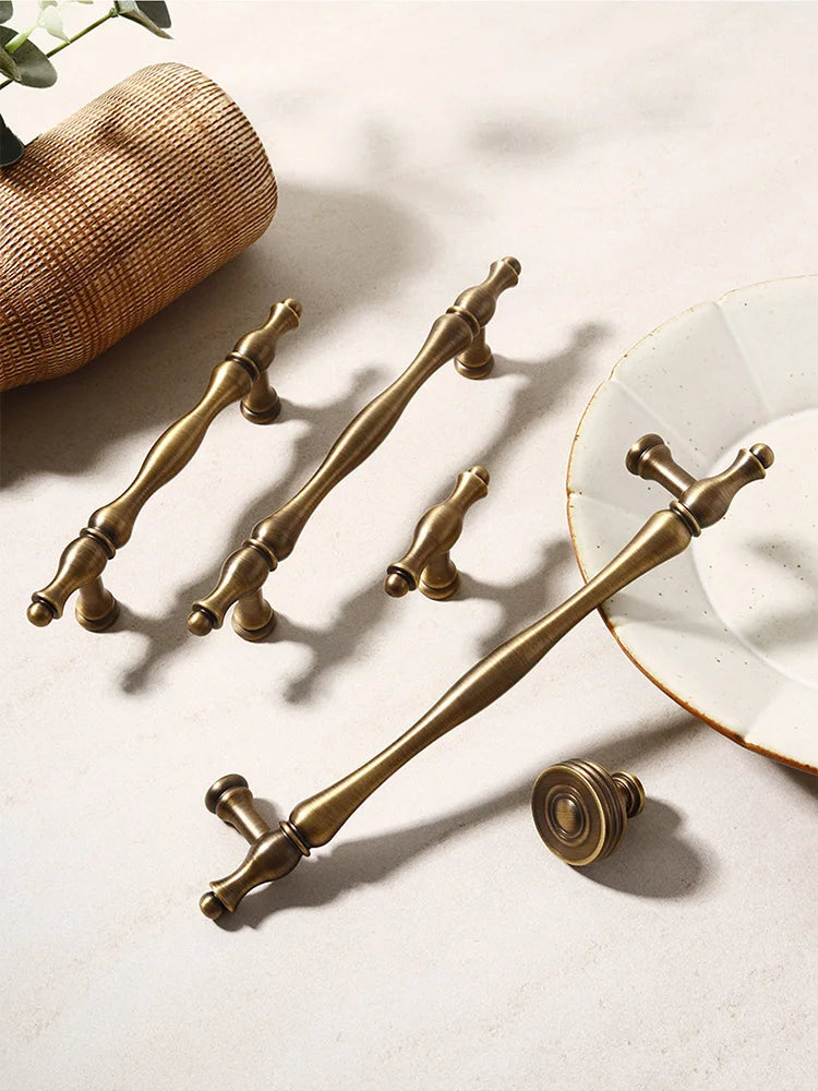 Antique Brass Furniture Cabinet Handle – American Vintage Wardrobe Knob and Drawer Pull Handles