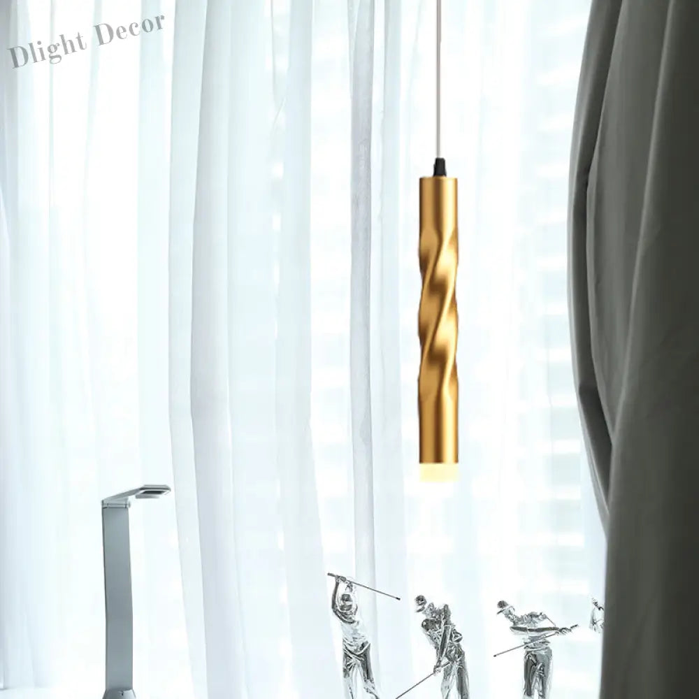 Eliana Captivating Rope Pendant: Modern Elegance In Gold